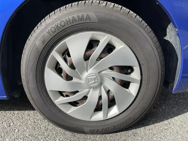 ホンダ フィット 13G Lパッケージ 神奈川県 2015(平27)年 2.4万km ブリリアントスポーティブルーメタリック2トーン 純正ディスプレイオーディオ　WX-151CP/Ｂｌｕｅｔｏｏｔｈ　/ワンセグＴＶ　/ＥＴＣ　/スマートキー　/純正フロアマット　/アイドリングストップ　/シティブレーキアクティブシステム　/HDMI　/カーテンエアバッグ