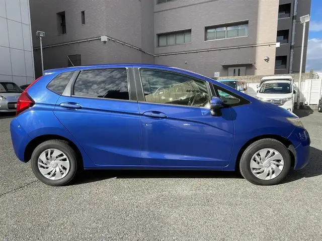 ホンダ フィット 13G Lパッケージ 神奈川県 2015(平27)年 2.4万km ブリリアントスポーティブルーメタリック2トーン 純正ディスプレイオーディオ　WX-151CP/Ｂｌｕｅｔｏｏｔｈ　/ワンセグＴＶ　/ＥＴＣ　/スマートキー　/純正フロアマット　/アイドリングストップ　/シティブレーキアクティブシステム　/HDMI　/カーテンエアバッグ
