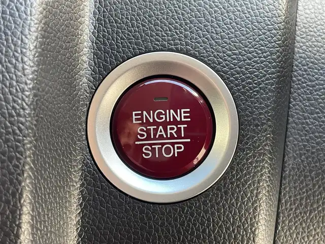 ホンダ フィット 13G Lパッケージ 神奈川県 2015(平27)年 2.4万km ブリリアントスポーティブルーメタリック2トーン 純正ディスプレイオーディオ　WX-151CP/Ｂｌｕｅｔｏｏｔｈ　/ワンセグＴＶ　/ＥＴＣ　/スマートキー　/純正フロアマット　/アイドリングストップ　/シティブレーキアクティブシステム　/HDMI　/カーテンエアバッグ