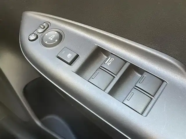 ホンダ フィット 13G Lパッケージ 神奈川県 2015(平27)年 2.4万km ブリリアントスポーティブルーメタリック2トーン 純正ディスプレイオーディオ　WX-151CP/Ｂｌｕｅｔｏｏｔｈ　/ワンセグＴＶ　/ＥＴＣ　/スマートキー　/純正フロアマット　/アイドリングストップ　/シティブレーキアクティブシステム　/HDMI　/カーテンエアバッグ