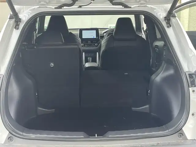 トヨタ カローラ クロス Z 福岡県 2024(令6)年 1.1万km プラチナホワイトパールマイカ ワンオーナー/純正ディスプレイオーディオ/　BT、USB、Mirracast/フルセグTV/レーダークルーズコントロール/前席シートヒーター/パワーバックドア/D席パワーシート/ビルトインETC/コーナーセンサー/純正LEDライト/オートライト/オートハイビーム/フォグランプ/ルーフレール/プッシュスタート/スペアキー×1/説明書/保証書
