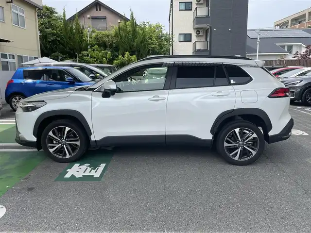 トヨタ カローラ クロス Z 福岡県 2024(令6)年 1.1万km プラチナホワイトパールマイカ ワンオーナー/純正ディスプレイオーディオ/　BT、USB、Mirracast/フルセグTV/レーダークルーズコントロール/前席シートヒーター/パワーバックドア/D席パワーシート/ビルトインETC/コーナーセンサー/純正LEDライト/オートライト/オートハイビーム/フォグランプ/ルーフレール/プッシュスタート/スペアキー×1/説明書/保証書