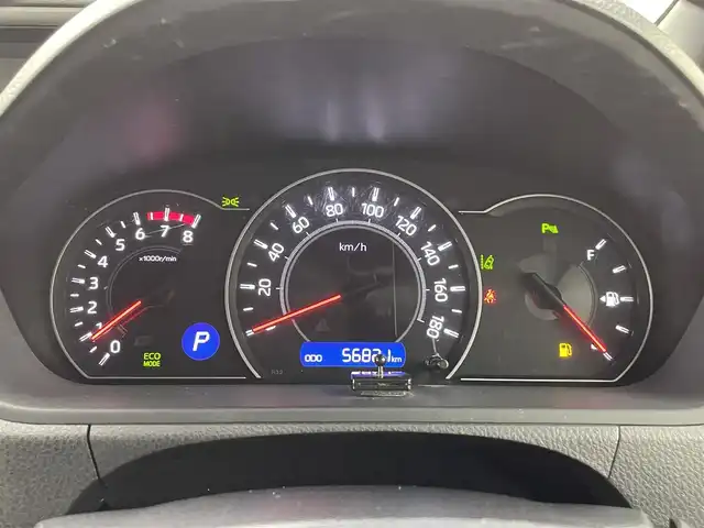 トヨタ ヴォクシー ZS 煌Ⅲ 熊本県 2021(令3)年 5.7万km ブラック アルパイン11インチナビEX11NX（ＡｐｐｌＣａｒＰｌａｙ・ＡｎｄｒｏｉｄＡｕｔｏ・ＢＴ・フルセグ・ＵＳＢ・HDMI）/バックカメラ　/ＥＴＣ　/アルパイン後席モニターRXH12X-L　/両側パワースライドドア　/前後クリアランスソナー　/トヨタセーフティーセンス/・プリクラッシュセーフティ/・レーンディパーチャーアラート/・オートマチックハイビーム/・先行車発進お知らせ機能/・インテリジェントクリアランスソナー/・クルーズコントロール/横滑り防止/アイドリングストップ/ハーフレザーシート/社外フロアマット/純正１６インチAW/オートライト/LEDヘッドライト/フォグライト/スマートキー/プッシュスタート/保証書/取扱説明書