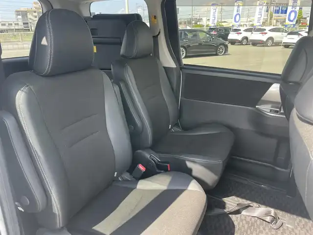 トヨタ ヴォクシー ZS 煌Z 大阪府 2013(平25)年 11.1万km ホワイトパールクリスタルシャイン (株)IDOMが運営する【じしゃロン堺店】の自社ローン専用車両になります。/こちらは現金またはオートローンご利用時の価格です。自社ローンご希望の方は別途その旨お申付け下さい