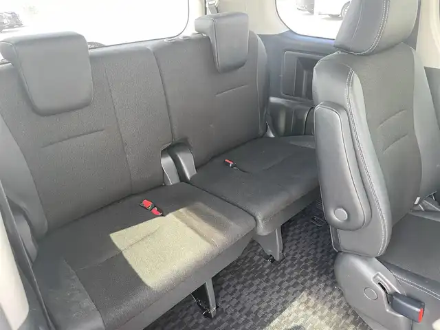 トヨタ ヴォクシー ZS 煌Z 大阪府 2013(平25)年 11.1万km ホワイトパールクリスタルシャイン (株)IDOMが運営する【じしゃロン堺店】の自社ローン専用車両になります。/こちらは現金またはオートローンご利用時の価格です。自社ローンご希望の方は別途その旨お申付け下さい