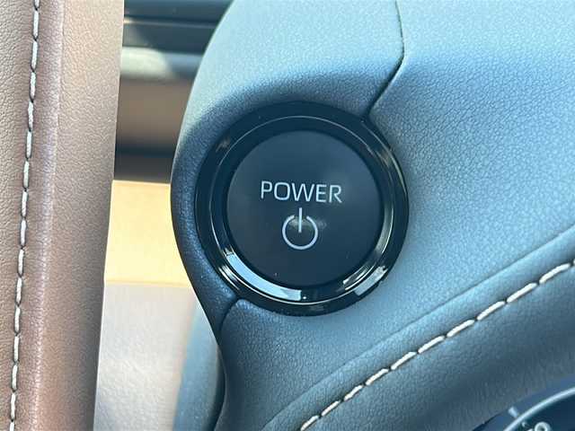 トヨタ ヴェルファイア ハイブリット Z プレミア 長野県 2024(令6)年 0.9万km プラチナホワイトパールマイカ ・純正12.3インチメモリーナビゲーション/AM FM Bluetooth/・全方位カメラ/・ビルトインETC2.0/・ムーンルーフ/・プリクラッシュセーフティ/・レーダークルーズコントロール/・レーンキープアシスト/・ブラインドスポットモニター/・オートマチックハイビーム/・ユニバーサルステップ/・トヨタチームメイト/・ヘッドアップディスプレイ/・フリップダウンモニター/・パワーバックドア/・両側パワースライドドア/・純正19インチアルミホイール/・置くだけ充電/・LEDヘッドライト/・オートライト/・フォグライト/・シートヒーター(D/N)/・エアーシート(D/N)/・パドルシフト/・ステアリングヒーター/・ステアリングリモコン/・コーナーセンサー/・デジタルインナーミラー/・ウィンカーミラー/・電動格納ミラー/・スマートキー/・エンジンプッシュスタート