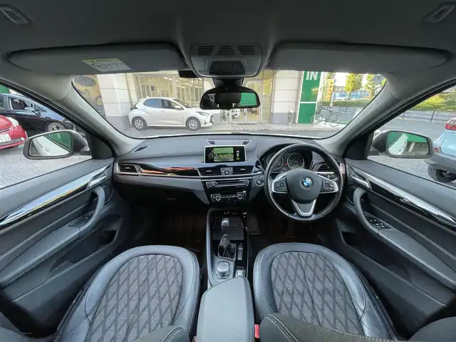 ＢＭＷ Ｘ１ sDrive 18i Xライン 東京都 2016(平28)年 8.8万km アルピンホワイトⅢ ワンオーナー/純正ナビ/(BTオーディオ/CD/DVD)/ドライビングアシスト/・レーンディパーチャーウォーニング/・前車接近警告機能/・衝突軽減ブレーキ/前後パークディスタンスコントロール/パーキングベンチレーション/ハーフレザーシート/純正19インチアルミホイール/純正フロアマット/スペアキー×1/ETC/前方ドライブレコーダー/取扱説明書/保証書