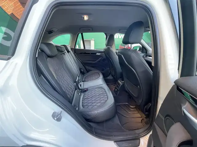 ＢＭＷ Ｘ１ sDrive 18i Xライン 東京都 2016(平28)年 8.8万km アルピンホワイトⅢ ワンオーナー/純正ナビ/(BTオーディオ/CD/DVD)/ドライビングアシスト/・レーンディパーチャーウォーニング/・前車接近警告機能/・衝突軽減ブレーキ/前後パークディスタンスコントロール/パーキングベンチレーション/ハーフレザーシート/純正19インチアルミホイール/純正フロアマット/スペアキー×1/ETC/前方ドライブレコーダー/取扱説明書/保証書