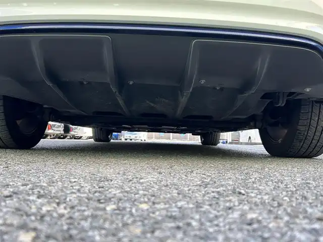 日産 リーフ G 千葉県 2019(令1)年 5万km ブリリアントホワイトパール/スーパーブラック 2トーン ワンオーナー/純正SDナビ/フルセグTV/Bluetooth機能/電子インナーミラー/前方ドラレコ/前席シートヒータ/コーナーセンサー/ステアリングヒータ/プロパイロットパーキング/　充電ケーブル無し