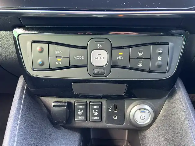 日産 リーフ G 千葉県 2019(令1)年 5万km ブリリアントホワイトパール/スーパーブラック 2トーン ワンオーナー/純正SDナビ/フルセグTV/Bluetooth機能/電子インナーミラー/前方ドラレコ/前席シートヒータ/コーナーセンサー/ステアリングヒータ/プロパイロットパーキング/　充電ケーブル無し