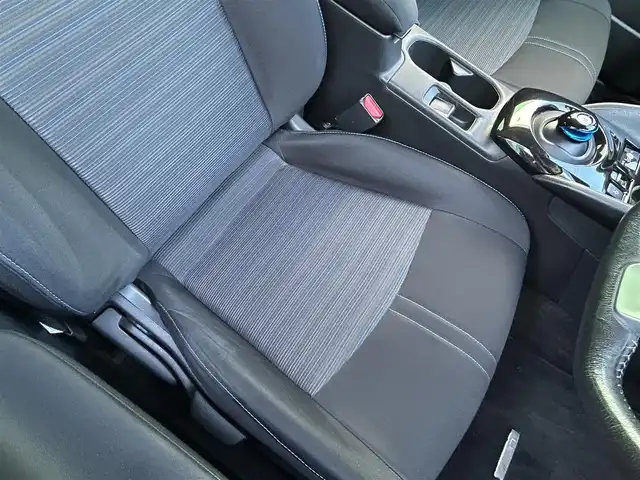 日産 リーフ G 千葉県 2019(令1)年 5万km ブリリアントホワイトパール/スーパーブラック 2トーン ワンオーナー/純正SDナビ/フルセグTV/Bluetooth機能/電子インナーミラー/前方ドラレコ/前席シートヒータ/コーナーセンサー/ステアリングヒータ/プロパイロットパーキング/　充電ケーブル無し