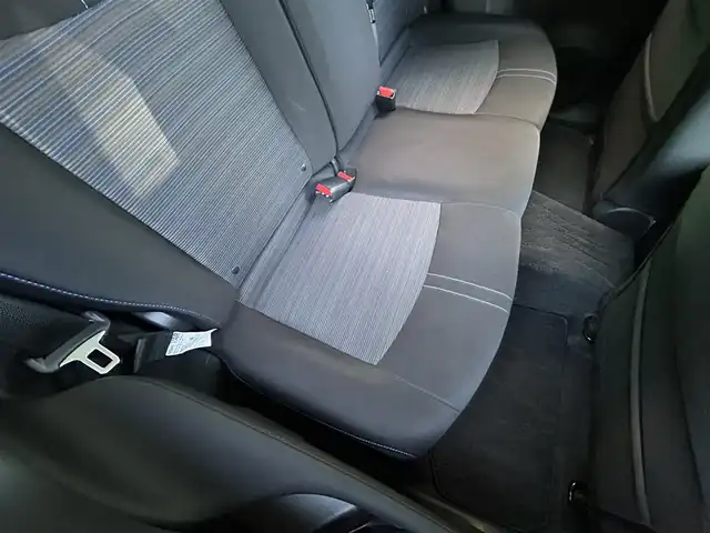 日産 リーフ G 千葉県 2019(令1)年 5万km ブリリアントホワイトパール/スーパーブラック 2トーン ワンオーナー/純正SDナビ/フルセグTV/Bluetooth機能/電子インナーミラー/前方ドラレコ/前席シートヒータ/コーナーセンサー/ステアリングヒータ/プロパイロットパーキング/　充電ケーブル無し