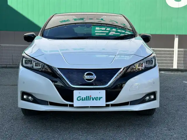 日産 リーフ G 千葉県 2019(令1)年 5万km ブリリアントホワイトパール/スーパーブラック 2トーン ワンオーナー/純正SDナビ/フルセグTV/Bluetooth機能/電子インナーミラー/前方ドラレコ/前席シートヒータ/コーナーセンサー/ステアリングヒータ/プロパイロットパーキング/　充電ケーブル無し
