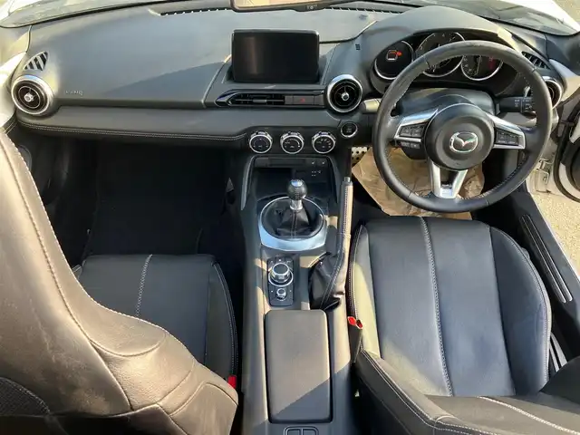 マツダ ロードスター S レザーパッケージ 静岡県 2020(令2)年 6.1万km スノーフレイクホワイトパールマイカ エンジンスタートボタン/パワーステアリング/パワーウィンドウ/取扱説明書/スマートキー/スペアキー１本/オートエアコン/クルーズコントロール/ETC/USB入力端子/バックカメラ/純正ナビ（CD/DVD/BT/フルセグ）/純正フロアマット/レザーシート/D席N席シートヒーター/純正アルミホイール/ABS/横滑り防止装置/コーナーセンサー/レーンキープアシスト/オートライト/Wエアバック/BOSE