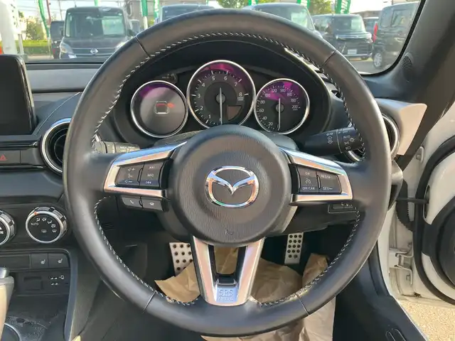 マツダ ロードスター S レザーパッケージ 静岡県 2020(令2)年 6.1万km スノーフレイクホワイトパールマイカ エンジンスタートボタン/パワーステアリング/パワーウィンドウ/取扱説明書/スマートキー/スペアキー１本/オートエアコン/クルーズコントロール/ETC/USB入力端子/バックカメラ/純正ナビ（CD/DVD/BT/フルセグ）/純正フロアマット/レザーシート/D席N席シートヒーター/純正アルミホイール/ABS/横滑り防止装置/コーナーセンサー/レーンキープアシスト/オートライト/Wエアバック/BOSE