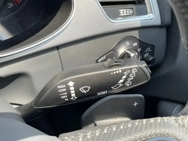 アウディ Ａ４ アバント 2．0 TFSI 愛知県 2013(平25)年 6.5万km グレイシアホワイトメタリック ワンオーナー/メーカーナビ（AM/FM/CD/DVD/ワンセグTV）/パーキングエイド/ETC/パドルシフト/前後ドラレコ/自動防眩ミラー/電動パーキングブレーキ/フォグランプ/純正18インチアルミ/取説/保証書/スペアキー