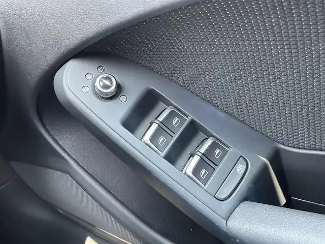 アウディ Ａ４ アバント 2．0 TFSI 愛知県 2013(平25)年 6.5万km グレイシアホワイトメタリック ワンオーナー/メーカーナビ（AM/FM/CD/DVD/ワンセグTV）/パーキングエイド/ETC/パドルシフト/前後ドラレコ/自動防眩ミラー/電動パーキングブレーキ/フォグランプ/純正18インチアルミ/取説/保証書/スペアキー
