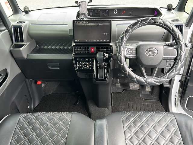 ダイハツ タント カスタム RS 福岡県 2019(令1)年 2.5万km ブラックマイカメタリック/シャイニングホワイトパール 社外フローディングナビ10インチ(CN-F1X10D)/【AM/FM/フルTV/BT/CD/DVD/SD/USB/HDMI】/社外フリップダウン11.6インチ(TVM-FW1100)/全方位ドライブレコーダー(コムテック)/バックカメラ/衝突軽減ブレーキ/前後コーナーセンサー/全席シートヒーター/電動格納ミラー/両側パワースライドドア/ステアリングスイッチ/後席用テーブル/後席サンシェード/Clazzioシートカバー/サイドドアガーニッシュ