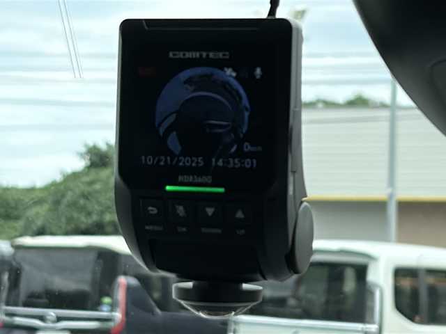 ダイハツ タント カスタム RS 福岡県 2019(令1)年 2.5万km ブラックマイカメタリック/シャイニングホワイトパール 社外フローディングナビ10インチ(CN-F1X10D)/【AM/FM/フルTV/BT/CD/DVD/SD/USB/HDMI】/社外フリップダウン11.6インチ(TVM-FW1100)/全方位ドライブレコーダー(コムテック)/バックカメラ/衝突軽減ブレーキ/前後コーナーセンサー/全席シートヒーター/電動格納ミラー/両側パワースライドドア/ステアリングスイッチ/後席用テーブル/後席サンシェード/Clazzioシートカバー/サイドドアガーニッシュ