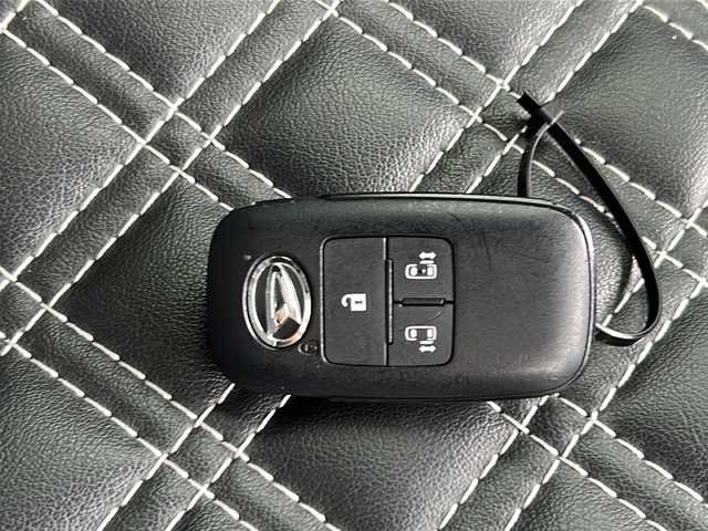 ダイハツ タント カスタム RS 福岡県 2019(令1)年 2.5万km ブラックマイカメタリック/シャイニングホワイトパール 社外フローディングナビ10インチ(CN-F1X10D)/【AM/FM/フルTV/BT/CD/DVD/SD/USB/HDMI】/社外フリップダウン11.6インチ(TVM-FW1100)/全方位ドライブレコーダー(コムテック)/バックカメラ/衝突軽減ブレーキ/前後コーナーセンサー/全席シートヒーター/電動格納ミラー/両側パワースライドドア/ステアリングスイッチ/後席用テーブル/後席サンシェード/Clazzioシートカバー/サイドドアガーニッシュ