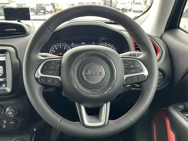 クライスラー・ジープ ジープ レネゲード トレイルホーク 道南・函館 2021(令3)年 3.2万km 黒 /純正ナビ//フルセグＴＶ//純正ＡＷ付き夏冬タイヤ//バックカメラ//ドライブレコーダー//クルーズコントロール//車線逸脱警報//ブラインドスポットモニター//コーナーセンサー//ルーフレール//ＥＴＣ//ワンオーナー