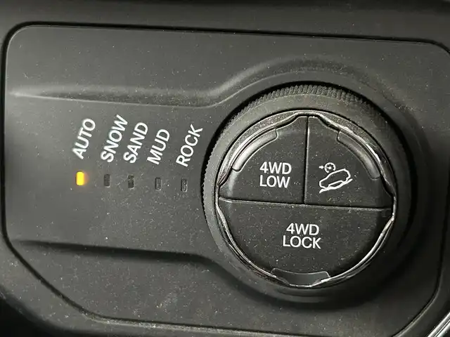 クライスラー・ジープ ジープ レネゲード トレイルホーク 道南・函館 2021(令3)年 3.2万km 黒 /純正ナビ//フルセグＴＶ//純正ＡＷ付き夏冬タイヤ//バックカメラ//ドライブレコーダー//クルーズコントロール//車線逸脱警報//ブラインドスポットモニター//コーナーセンサー//ルーフレール//ＥＴＣ//ワンオーナー