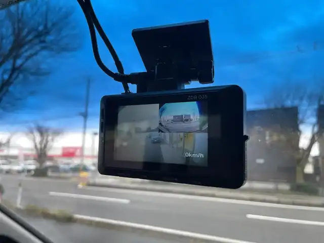 ホンダ ステップワゴン スパーダ Z 新潟県 2013(平25)年 7.8万km ポリッシュドメタルメタリック ワンオーナー/4WD/メモリナビ/ワンセグテレビ/純正ホイール装着/バックカメラ/アイドリングストップ/ドアバイザー/両側パワースライドドア/ETC/前後ドライブレコーダー/パドルシフト/ステアリングスイッチ/純正フロアマット/ECON/ドアバイザー/スペアキー1個