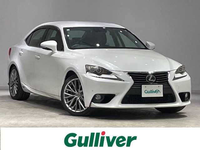 レクサス ＩＳ 300h バージョンL 宮城県 2013(平25)年 12万km ホワイトパールクリスタルシャイン レクサスセーフティー/・BSM/・衝突軽減ブレーキ/・車線逸脱警報/純正ナビ/・フルセグ・BT/CD/DVD/・バックカメラ/・ビルトインETC/・ドライブレコーダー/クルーズコントロール/コーナーセンサー/革巻きステアリング/・ステアリングリモコン/・ステアリングヒーター/本革シート/・シートヒーター(運転席/助手席)/・エアシート(運転席/助手席)/・パワーシート(運転席/助手席)/・シートメモリー(運転席)/プッシュスタート/・スマートキー/LEDヘッドライト/・オートライト/・フォグライト/リアシェード/冬タイヤ積み込み
