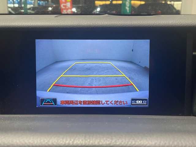 レクサス ＩＳ 300h バージョンL 宮城県 2013(平25)年 12万km ホワイトパールクリスタルシャイン レクサスセーフティー/・BSM/・衝突軽減ブレーキ/・車線逸脱警報/純正ナビ/・フルセグ・BT/CD/DVD/・バックカメラ/・ビルトインETC/・ドライブレコーダー/クルーズコントロール/コーナーセンサー/革巻きステアリング/・ステアリングリモコン/・ステアリングヒーター/本革シート/・シートヒーター(運転席/助手席)/・エアシート(運転席/助手席)/・パワーシート(運転席/助手席)/・シートメモリー(運転席)/プッシュスタート/・スマートキー/LEDヘッドライト/・オートライト/・フォグライト/リアシェード/冬タイヤ積み込み