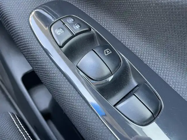 日産 セレナ HWS S HV Vエアロ+Sefty 千葉県 2015(平27)年 13万km ダイヤモンドブラック 純正8インチナビゲーション/【型式：MM515D-L】　/ＣＤ/ＤＶＤ/Ｂｌｕｅｔｏｏｔｈ/ＵＳＢ/ＳＤ　/フルセグTV/バックカメラ　/フリップダウンモニター　/クルーズコントロール/ＥＴＣ　/両側パワースライドドア　/ＬＥＤヘッドライト　/オートライト　/スマートキー　/純正アルミホイール/ダブルエアバック/アイドリングストップ/パワーウィンドウ/パワーステアリング/ABS