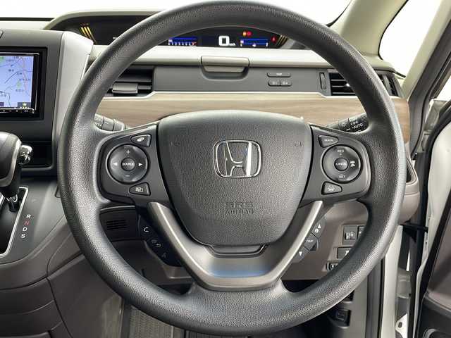 ホンダ フリード G ホンダセンシング 千葉県 2020(令2)年 1.7万km プラチナホワイトパール Honda SENSING/・衝突軽減ブレーキ/・歩行者事故低減ステアリング/・アダプティブクルーズコントロール/・レーンキプアシスト/・誤発進抑制機能/・先行車発進お知らせ機能/・標識認識機能/社外メモリーナビ/・Bluetooth接続/・CD DVD再生機能/両側パワースライドドア/LEDヘッドライト/レーダークルーズコントロール/ETC