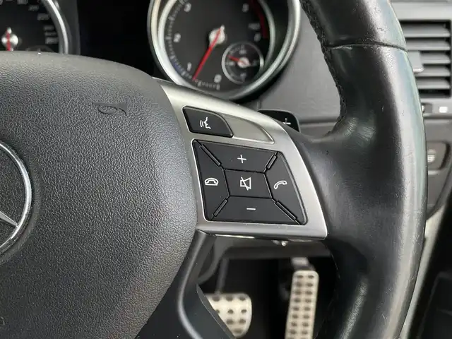 メルセデス・ベンツ ゲレンデヴァーゲン Ｇ３５０ｄ 長野県 2017(平29)年 6.8万km ポーラホワイト 後期型　/ラグジュアリーＰＫＧ　/黒革シート　/サンルーフ　/ｈａｒｍａｎ／ｋａｒｄｏｎ　/ＰＷシート　/シートヒーター　/レーダーセーフティＰＫＧ　/パークトロニック　/ＨＩＤ　/ＥＴＣ　/ナビ　/ＴＶ　/Ｂカメラ　/Ｂ／Ｔ