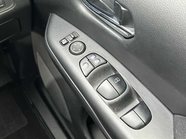 日産 セレナ e－パワー ハイウェイスター V 広島県 2021(令3)年 2.1万km ブリリアントホワイトパール プロパイロット/純正ナビ/Bluetooth/SD/CD/DVD/AUX/フルセグTV/純正フリップダウンモニター/アランドビューモニター/デジタルインナーミラー /ETC/前方ドライブレコーダー/レーダークルーズコントロール/ブラインドスポットモニター/両側パワースライドドア/LEDヘッドライト/フォグランプ/オートマチックハイビーム/純正16インチアルミホイール/純正フロアマット/純正ドアバイザー/スペアキー1本/スマートキー