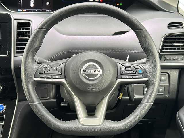 日産 セレナ e－パワー ハイウェイスター V 広島県 2021(令3)年 2.1万km ブリリアントホワイトパール プロパイロット/純正ナビ/Bluetooth/SD/CD/DVD/AUX/フルセグTV/純正フリップダウンモニター/アランドビューモニター/デジタルインナーミラー /ETC/前方ドライブレコーダー/レーダークルーズコントロール/ブラインドスポットモニター/両側パワースライドドア/LEDヘッドライト/フォグランプ/オートマチックハイビーム/純正16インチアルミホイール/純正フロアマット/純正ドアバイザー/スペアキー1本/スマートキー