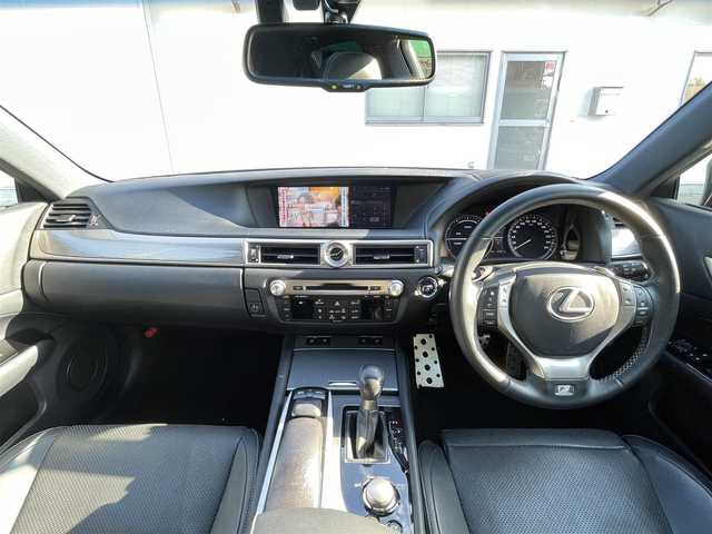 レクサス ＧＳ 450h Fスポーツ 岡山県 2013(平25)年 6.8万km スターライトブラックガラスフレーク サンルーフ/ブラックレザーシート/純正HDDナビ/フルセグTV/DVD/CD/MSV/Bluetooth/USB/AUX/バックカメラ/ETC2.0/レーダークルーズ/レーンキープアシスト/ブラインドスポットモニター/前後ドライブレコーダー/前席/・パワーシート/・シートヒーター/・エアシート/後席ロールシェード/前後コーナーセンサー/記録簿H26－R6まで毎年あり/保証書/取扱説明書