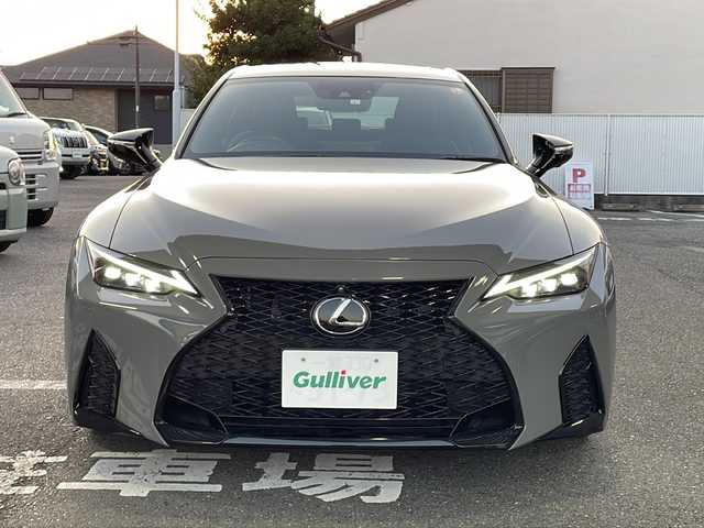 レクサス ＩＳ 300 Fスポーツ モードブラックⅢ 愛知県 2023(令5)年 1.8万km グレー ワンオーナー/メーカー純正ナビ/【フルセグ・DVD再生可・CD・Bluetooth】/バックカメラ/全周囲カメラ/ビルトインETC2.0/Lexus Safety System＋/【プリクラッシュセーフティ・レーントレーシングアシスト・ロードサインアシスト・全車速追従機能付きレーダークルーズコントロール・先行車発進告知機能・ドライバー異常時対応システム・ブラインドスポットモニター・パーキングサポートアラート/クリアランスソナー】/横滑り防止機能/パドルシフト/前席パワーシート・シートヒーター・エアーシート/運転席メモリーシート/プッシュスタート/スマートキー/スペアキー・カード型キーあり/アイドリングストップ/ステアリングスイッチ/オートライト/純正フロアマット/新車保証書/取扱説明書