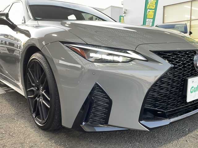 レクサス ＩＳ 300 Fスポーツ モードブラックⅢ 愛知県 2023(令5)年 1.8万km グレー ワンオーナー/メーカー純正ナビ/【フルセグ・DVD再生可・CD・Bluetooth】/バックカメラ/全周囲カメラ/ビルトインETC2.0/Lexus Safety System＋/【プリクラッシュセーフティ・レーントレーシングアシスト・ロードサインアシスト・全車速追従機能付きレーダークルーズコントロール・先行車発進告知機能・ドライバー異常時対応システム・ブラインドスポットモニター・パーキングサポートアラート/クリアランスソナー】/横滑り防止機能/パドルシフト/前席パワーシート・シートヒーター・エアーシート/運転席メモリーシート/プッシュスタート/スマートキー/スペアキー・カード型キーあり/アイドリングストップ/ステアリングスイッチ/オートライト/純正フロアマット/新車保証書/取扱説明書