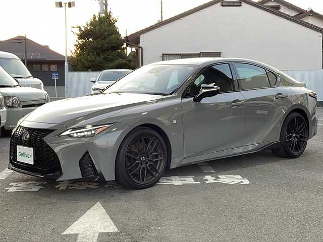 レクサス ＩＳ 300 Fスポーツ モードブラックⅢ 愛知県 2023(令5)年 1.8万km グレー ワンオーナー/メーカー純正ナビ/【フルセグ・DVD再生可・CD・Bluetooth】/バックカメラ/全周囲カメラ/ビルトインETC2.0/Lexus Safety System＋/【プリクラッシュセーフティ・レーントレーシングアシスト・ロードサインアシスト・全車速追従機能付きレーダークルーズコントロール・先行車発進告知機能・ドライバー異常時対応システム・ブラインドスポットモニター・パーキングサポートアラート/クリアランスソナー】/横滑り防止機能/パドルシフト/前席パワーシート・シートヒーター・エアーシート/運転席メモリーシート/プッシュスタート/スマートキー/スペアキー・カード型キーあり/アイドリングストップ/ステアリングスイッチ/オートライト/純正フロアマット/新車保証書/取扱説明書