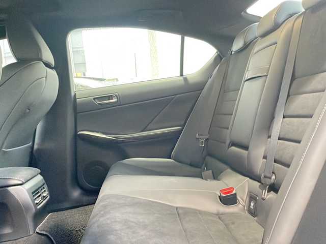 レクサス ＩＳ 300 Fスポーツ モードブラックⅢ 愛知県 2023(令5)年 1.8万km グレー ワンオーナー/メーカー純正ナビ/【フルセグ・DVD再生可・CD・Bluetooth】/バックカメラ/全周囲カメラ/ビルトインETC2.0/Lexus Safety System＋/【プリクラッシュセーフティ・レーントレーシングアシスト・ロードサインアシスト・全車速追従機能付きレーダークルーズコントロール・先行車発進告知機能・ドライバー異常時対応システム・ブラインドスポットモニター・パーキングサポートアラート/クリアランスソナー】/横滑り防止機能/パドルシフト/前席パワーシート・シートヒーター・エアーシート/運転席メモリーシート/プッシュスタート/スマートキー/スペアキー・カード型キーあり/アイドリングストップ/ステアリングスイッチ/オートライト/純正フロアマット/新車保証書/取扱説明書