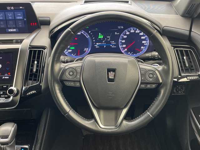 トヨタ クラウン ハイブリッド S Cパッケージ 沖縄県 2018(平30)年 7.2万km ブラック 純正ナビ/（フルセグTV　Ｂｌｕｅｔｏｏｔｈ　CD　DVD）/バックカメラ/ＥＴＣ/ＬＥＤヘッドライト/ブラインドスポットモニター/ヘッドアップディスプレイ/レーダークルーズコントロール/トヨタセーフティセンス/サンルーフ/プッシュスタート/スマートキー/オートライト/純正アルミホイール/パワーシート/シートヒーター