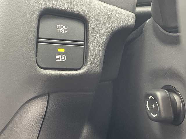 トヨタ クラウン ハイブリッド S Cパッケージ 沖縄県 2018(平30)年 7.2万km ブラック 純正ナビ/（フルセグTV　Ｂｌｕｅｔｏｏｔｈ　CD　DVD）/バックカメラ/ＥＴＣ/ＬＥＤヘッドライト/ブラインドスポットモニター/ヘッドアップディスプレイ/レーダークルーズコントロール/トヨタセーフティセンス/サンルーフ/プッシュスタート/スマートキー/オートライト/純正アルミホイール/パワーシート/シートヒーター