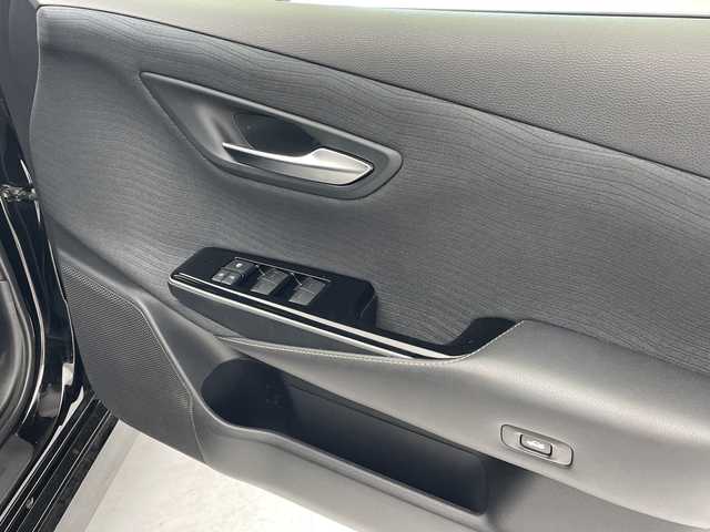 トヨタ クラウン ハイブリッド S Cパッケージ 沖縄県 2018(平30)年 7.2万km ブラック 純正ナビ/（フルセグTV　Ｂｌｕｅｔｏｏｔｈ　CD　DVD）/バックカメラ/ＥＴＣ/ＬＥＤヘッドライト/ブラインドスポットモニター/ヘッドアップディスプレイ/レーダークルーズコントロール/トヨタセーフティセンス/サンルーフ/プッシュスタート/スマートキー/オートライト/純正アルミホイール/パワーシート/シートヒーター