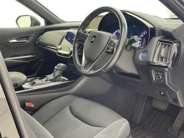 トヨタ クラウン ハイブリッド S Cパッケージ 沖縄県 2018(平30)年 7.2万km ブラック 純正ナビ/（フルセグTV　Ｂｌｕｅｔｏｏｔｈ　CD　DVD）/バックカメラ/ＥＴＣ/ＬＥＤヘッドライト/ブラインドスポットモニター/ヘッドアップディスプレイ/レーダークルーズコントロール/トヨタセーフティセンス/サンルーフ/プッシュスタート/スマートキー/オートライト/純正アルミホイール/パワーシート/シートヒーター