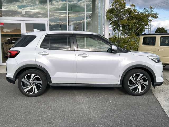 トヨタ ライズ Z 香川県 2020(令2)年 4.3万km シャイニングホワイトパール 純正ナビ（フルセグTV/CD/DVD/BT)/バックカメラ/ブラインドスポットモニター/リヤクロストラフィックアラート/アイドリングストップ/シートヒーター/ビルトインETC/LEDヘッドライト/オートライト/ターボ