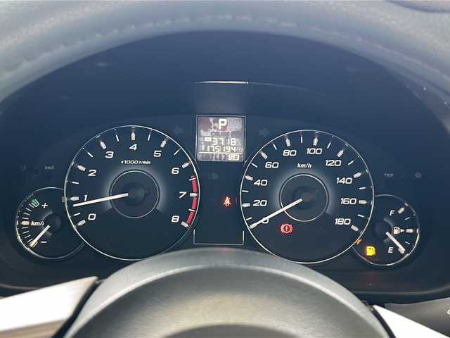 スバル レガシィ ツーリングワゴン 2．5i Lパッケージ 鹿児島県 2011(平23)年 17.6万km クリスタルブラックシリカ バックカメラ/パワーシート/MTモード付AT/パドルシフト/ETC/スマートキー/プッシュスタート/オートライト/横滑り防止装置/電子パーキングブレーキ/４WD/HIDヘッドライト/bluetooth接続/ナビ/TV/本革巻きステアリング/フルフラットシート/クルーズコントロール