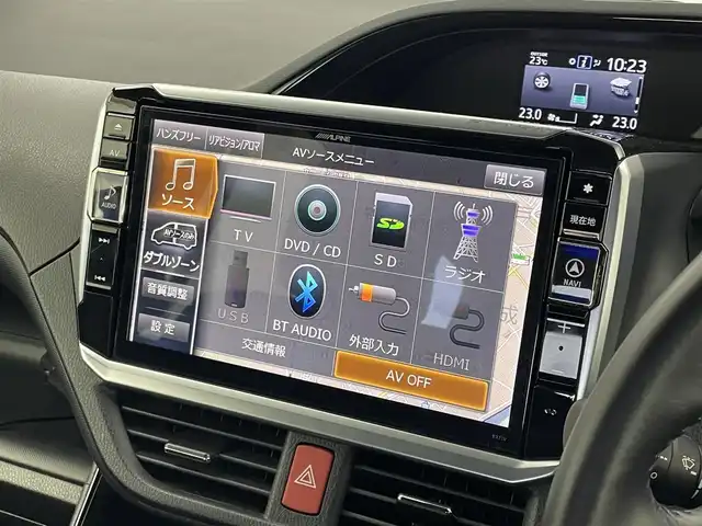 トヨタ ノア ハイブリッド Si ダブルバイビー 埼玉県 2016(平28)年 5.5万km ホワイトパールクリスタルシャイン ＡＬＰＩＮＥ１１インチナビ　フリプダウンモニター　バックカメラ　ＥＴＣ　両側パワースライドドア　ドライブレコーダー　純正アルミ　純正マット　ＬＥＤライト　ＣＤ　ＤＶＤ　Ｂｌｕｅｔｏｏｔｈ　地デジＴＶ