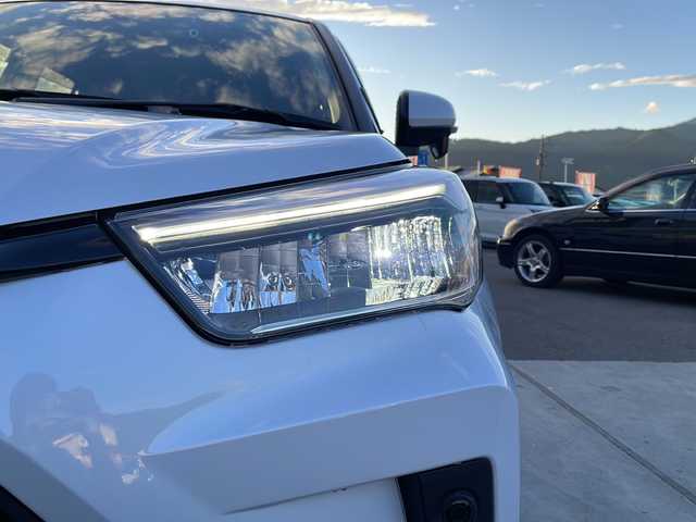 トヨタ ライズ Z 山梨県 2021(令3)年 2.2万km シャイニングホワイトパール 純正ＳＤナビ/ワンセグＴＶ/Ｂｌｕｅｔｏｏｔｈ　/ＵＳＢ入力端子　/ドライブレコーダー/アイドリングストップ　/バックカメラ　/ＭＴモード付ＡＴ　/クルーズコントロール　/前席シートヒーター　/前後コーナーセンサー　/オートライト/ABS/横滑り防止装置/盗難防止装置/オートマチックハイビーム/レーンキープアシスト/LEDヘッドライト