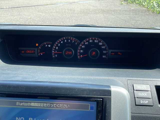 トヨタ ヴォクシー ZS 新潟県 2011(平23)年 13.6万km ブラック 4WD/社外HDDナビ(VIE-X088V)/CD/DVD/BT/フルセグテレビ/ミュージックサーバー/バックカメラ/ETC/ツインサンルーフ/両側パワースライドドア/シートヒーター /ステアリングスイッチ/パドルシフト/スマートキー/プッシュスタート/キセノンヘッドライト/オートライト/フォグランプ/社外18インチアルミホイール/純正16インチAW冬タイヤ車載