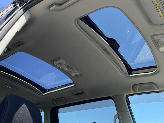 トヨタ ヴォクシー ZS 新潟県 2011(平23)年 13.6万km ブラック 4WD/社外HDDナビ(VIE-X088V)/CD/DVD/BT/フルセグテレビ/ミュージックサーバー/バックカメラ/ETC/ツインサンルーフ/両側パワースライドドア/シートヒーター /ステアリングスイッチ/パドルシフト/スマートキー/プッシュスタート/キセノンヘッドライト/オートライト/フォグランプ/社外18インチアルミホイール/純正16インチAW冬タイヤ車載