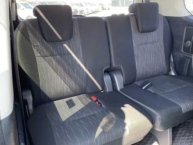トヨタ ヴォクシー ZS 新潟県 2011(平23)年 13.6万km ブラック 4WD/社外HDDナビ(VIE-X088V)/CD/DVD/BT/フルセグテレビ/ミュージックサーバー/バックカメラ/ETC/ツインサンルーフ/両側パワースライドドア/シートヒーター /ステアリングスイッチ/パドルシフト/スマートキー/プッシュスタート/キセノンヘッドライト/オートライト/フォグランプ/社外18インチアルミホイール/純正16インチAW冬タイヤ車載